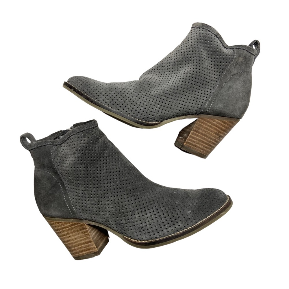 DOLCE VITA Sansa Ankle Boots Perforated Suede Leather Zipper Gray Size 6